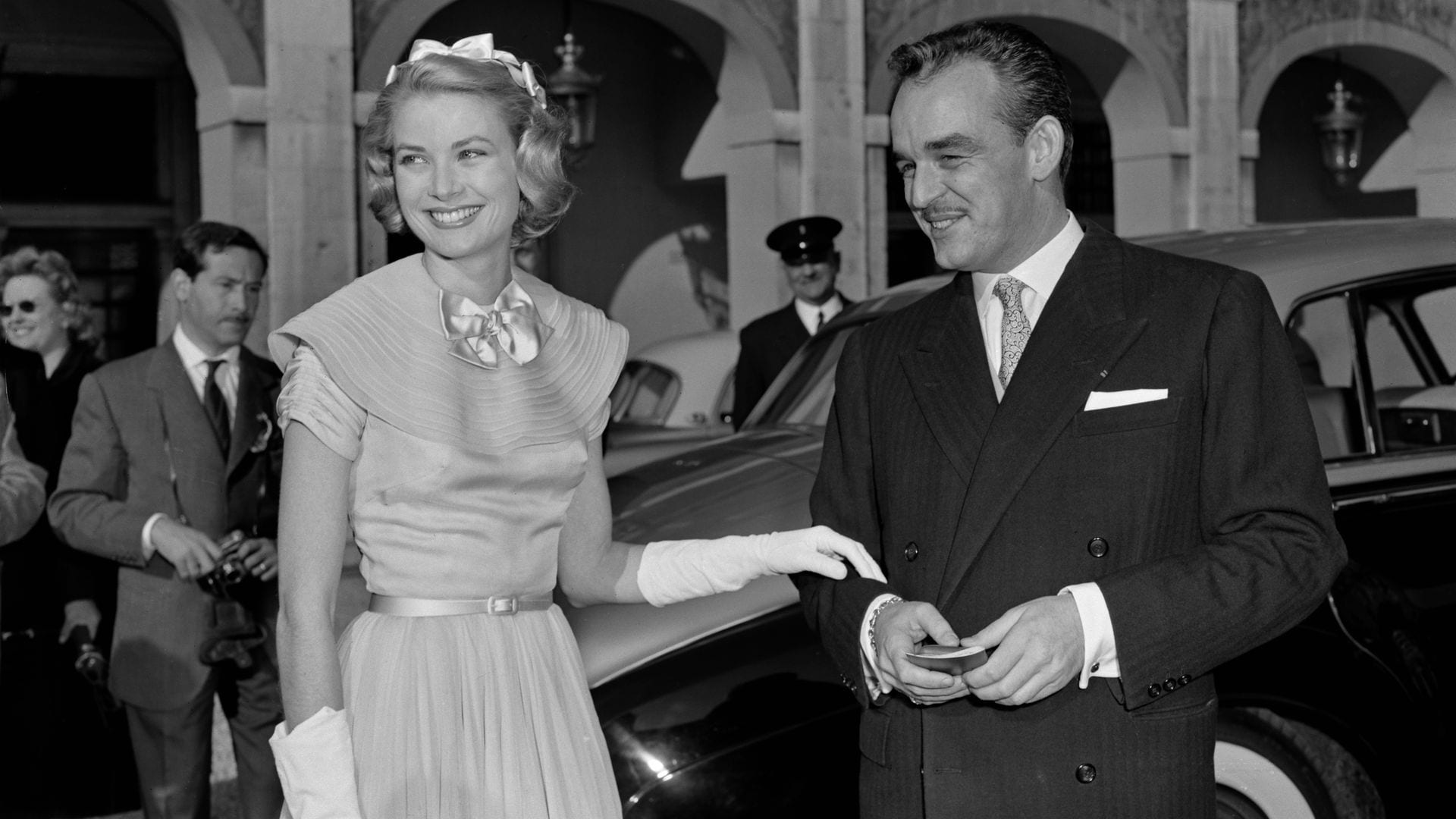 Rainiero de Mónaco y Grace Kelly en la previa a su boda civil