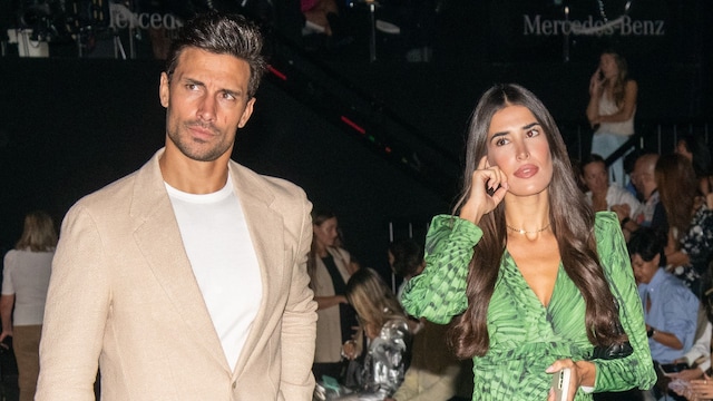 Jaime Astrain y Lidia Torrent posan en el front row del desfile de Pedro del Hierro en la MBFW, a 14 de septiembre de 2023, en Madrid  
