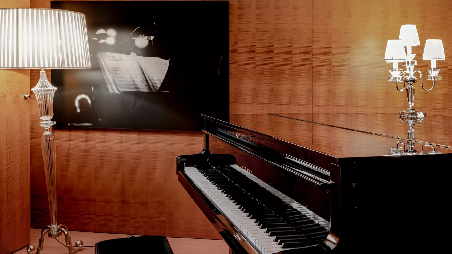 La Suite Ray Charles cuenta con un piano en su interior.