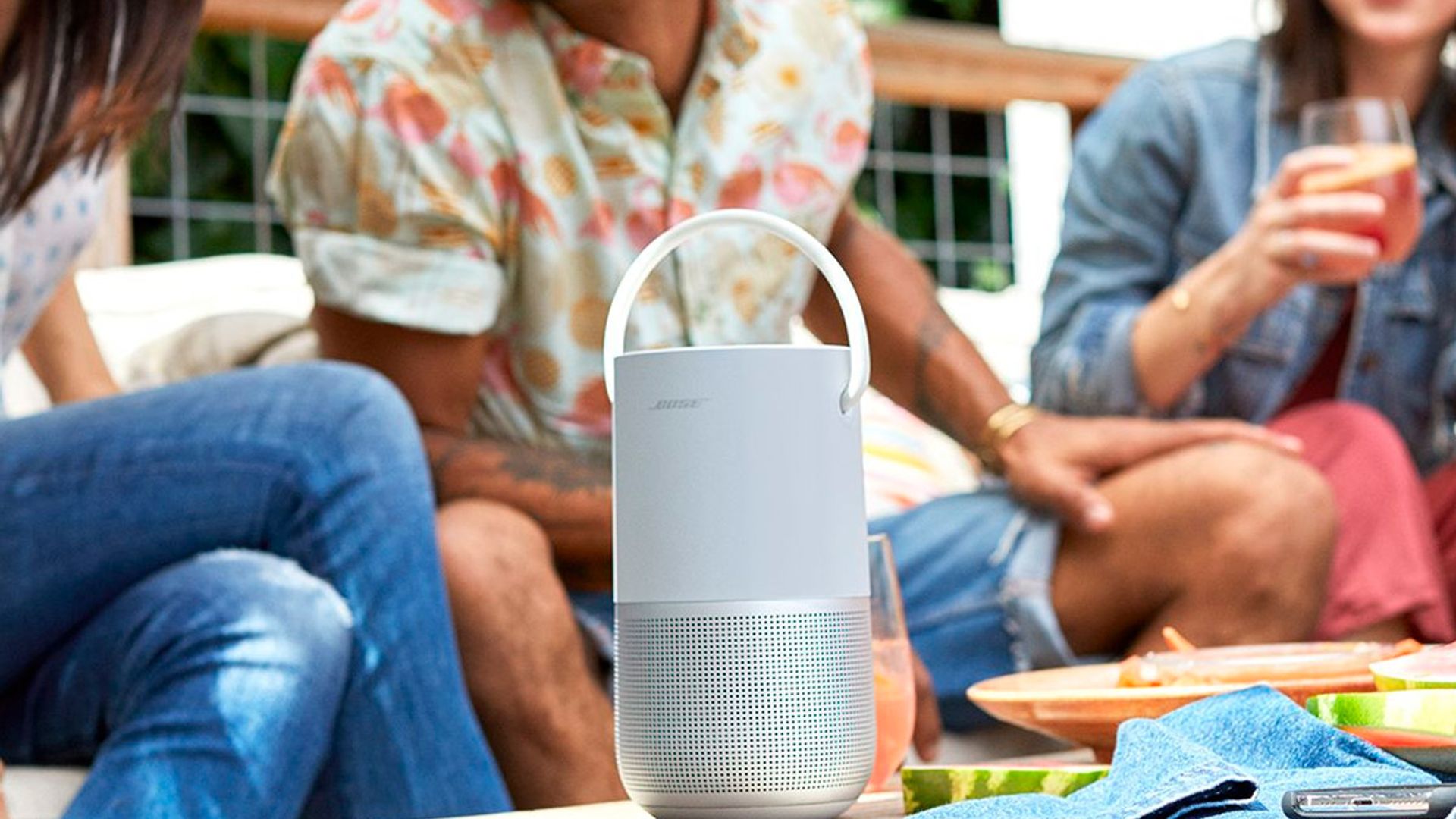 Disfruta del mejor sonido al aire libre con los mejores altavoces para tu jardín o terraza
