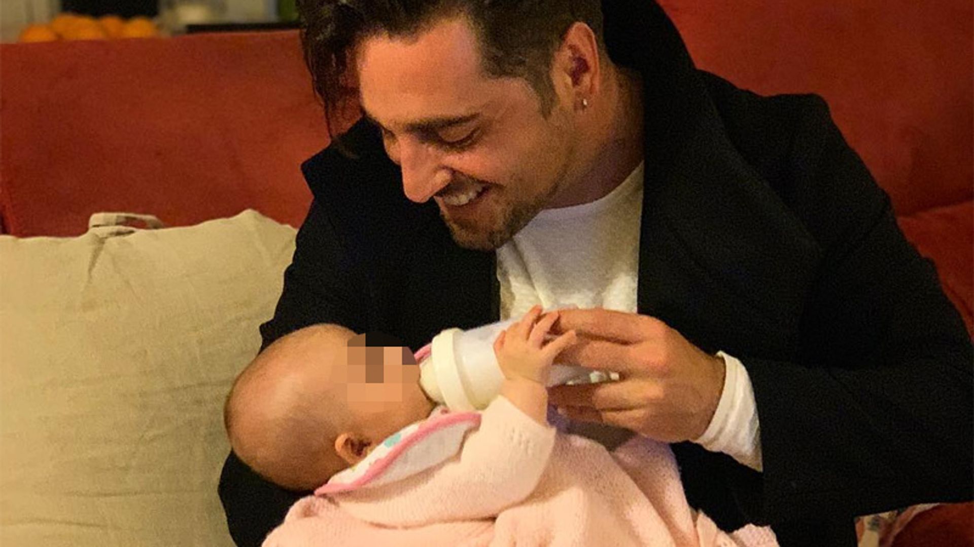 La nostalgia de David Bustamante al tener un bebé en brazos
