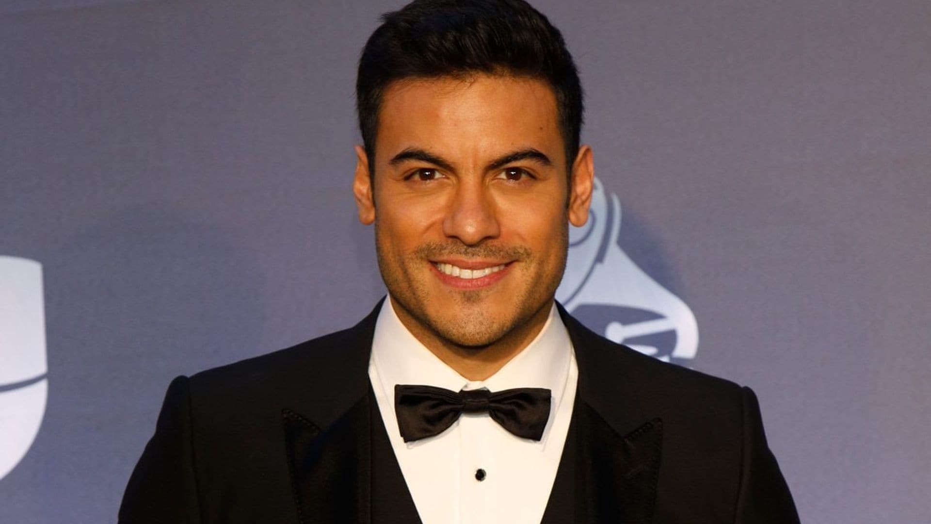Carlos Rivera y Cynthia Rodríguez celebran el primer mes de su hijo con una fotografía inédita de su bebé