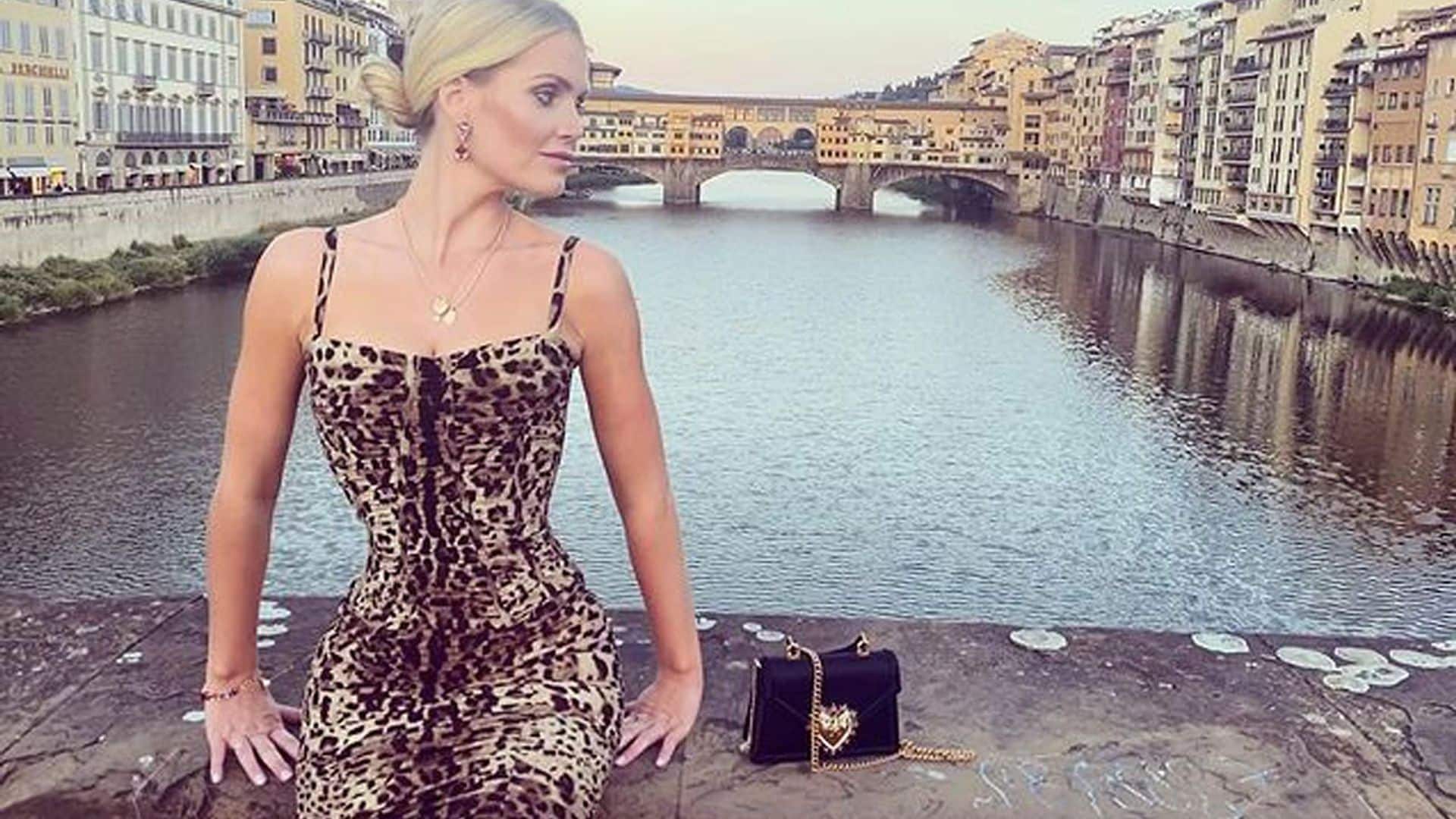 Kitty Spencer impacta con vestido ultraceñido de leopardo y un accesorio muy revelador