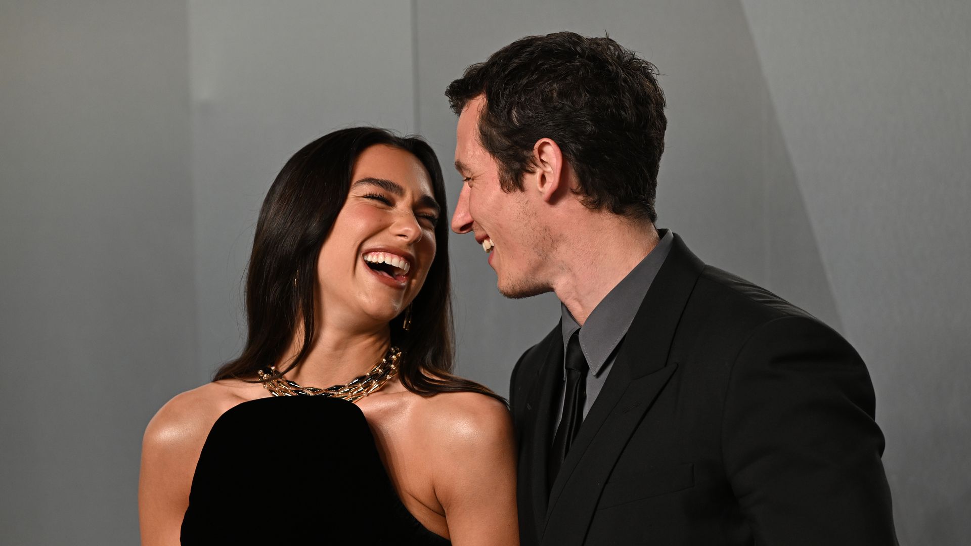 Todo lo que se sabe de la gran boda de Dua Lipa y Callum Turner en Sicilia: tres días de fiesta, invitados VIP y recintos históricos