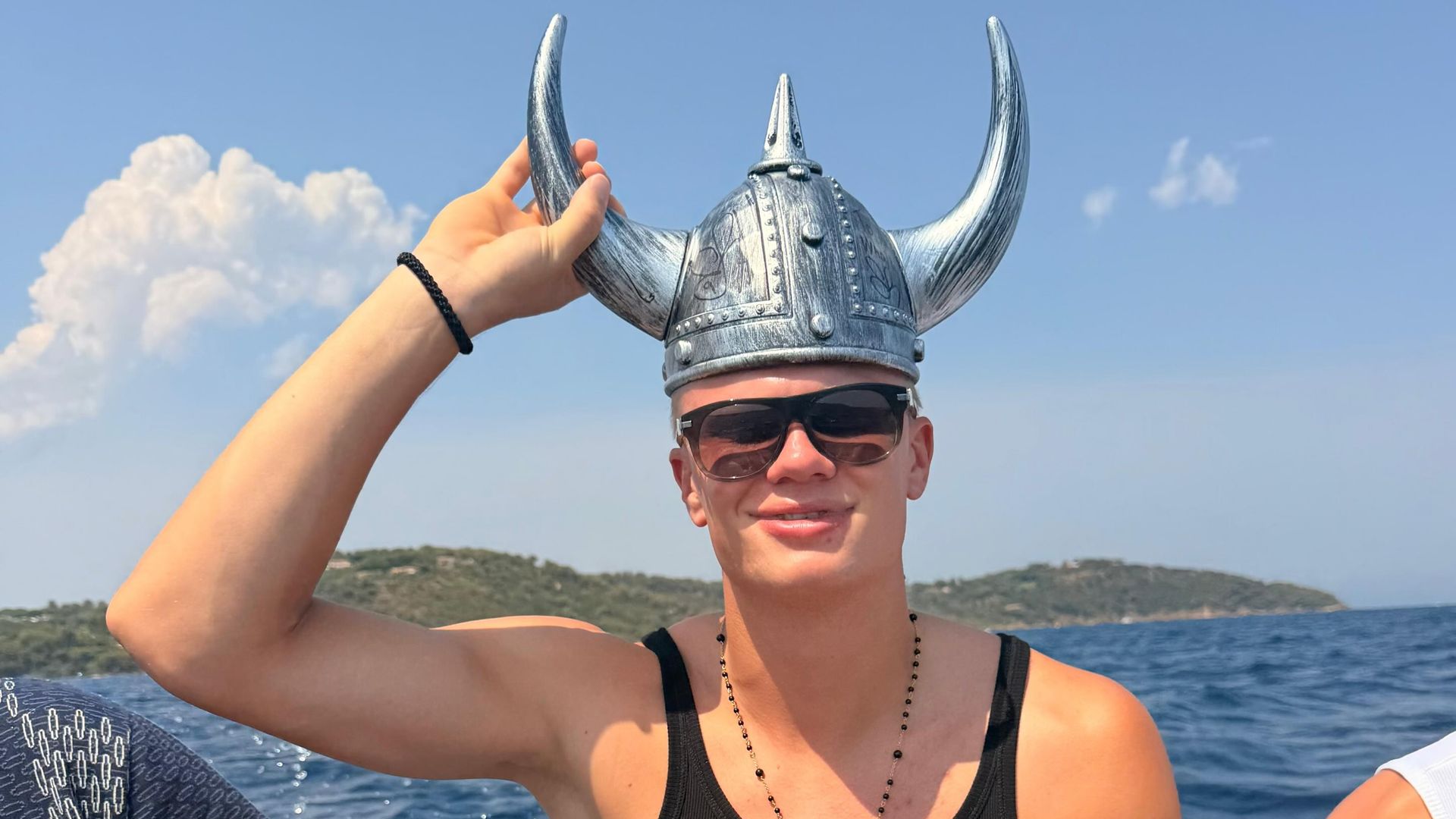 Las imágenes de la fiesta vikinga de Erling Haaland por su 26 cumpleaños celebrando con su novia y amigos en un yate