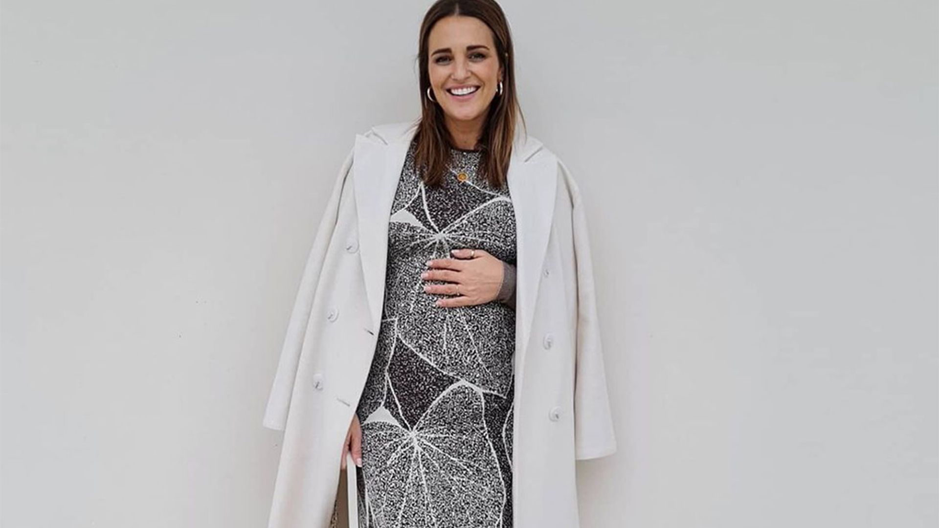 Paula Echevarría se une al club de las premamás estilosas que mejor vestirán en Navidad