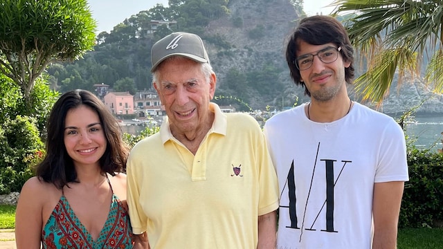 Las imágenes más familiares de Mario Vargas Llosa