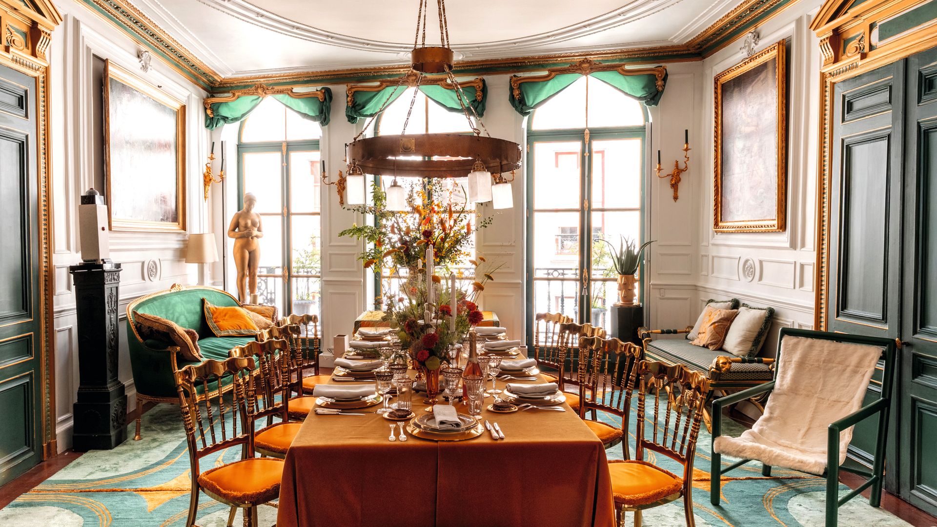 COORENGEL & CALVAGRAC  NOS INVITAN A SU CASA ESTILO IMPERIO EN PARÍS 