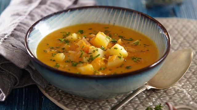 sopa de col de saboya con patata