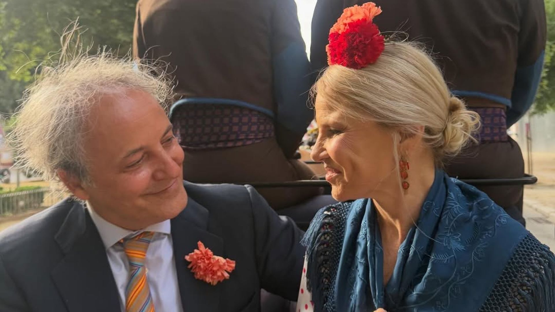 Eugenia Martínez de Irujo y Narcís Rebollo derrochan romanticismo en el cierre más especial de la Feria de Abril de los Alba