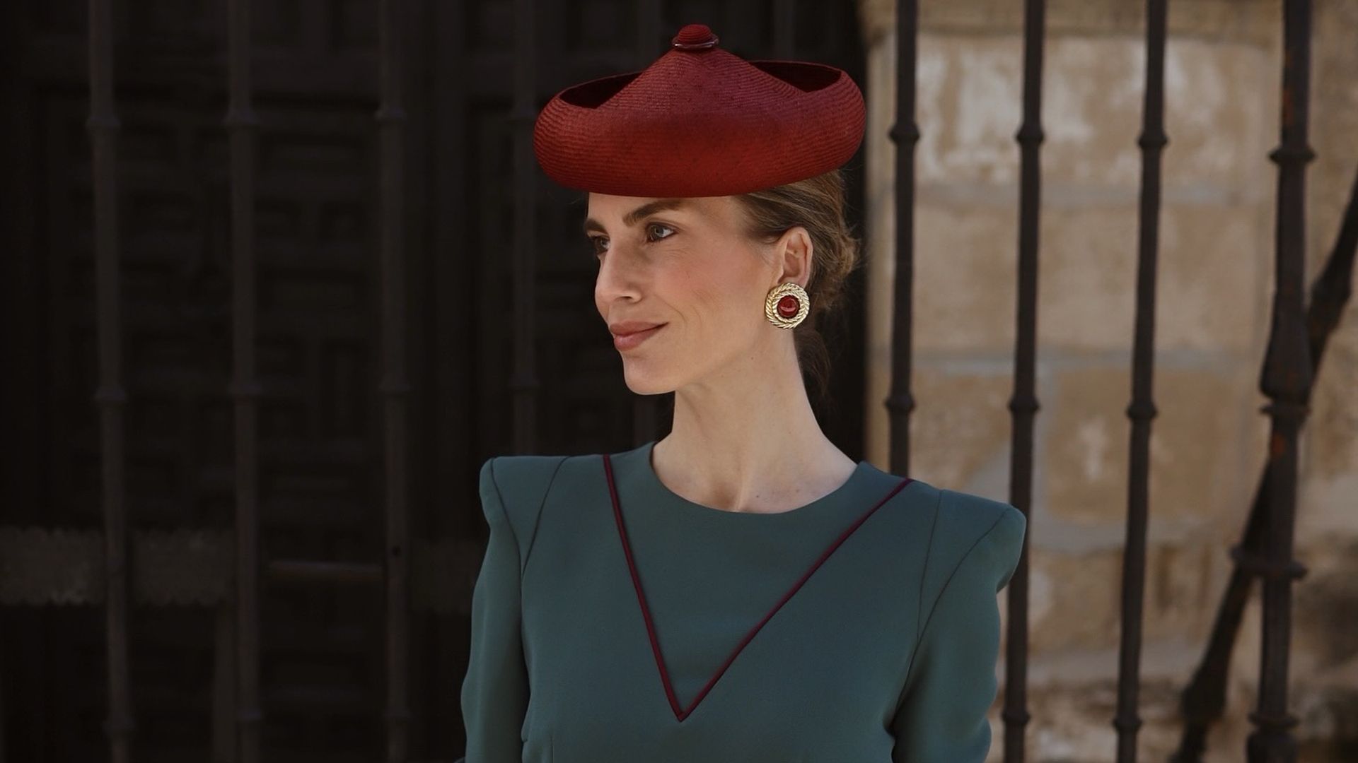 Guía práctica de tocados para invitadas de bodas de invierno: los diseños que sí o sí debes conocer