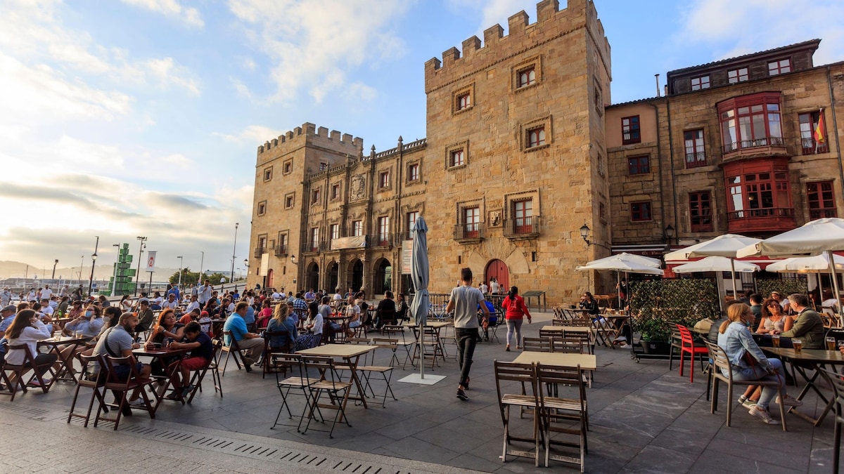El encantador barrio de Gijón con muchos planes por descubrir y donde comer en el mismo restaurante que la princesa Leonor y la infanta Sofía