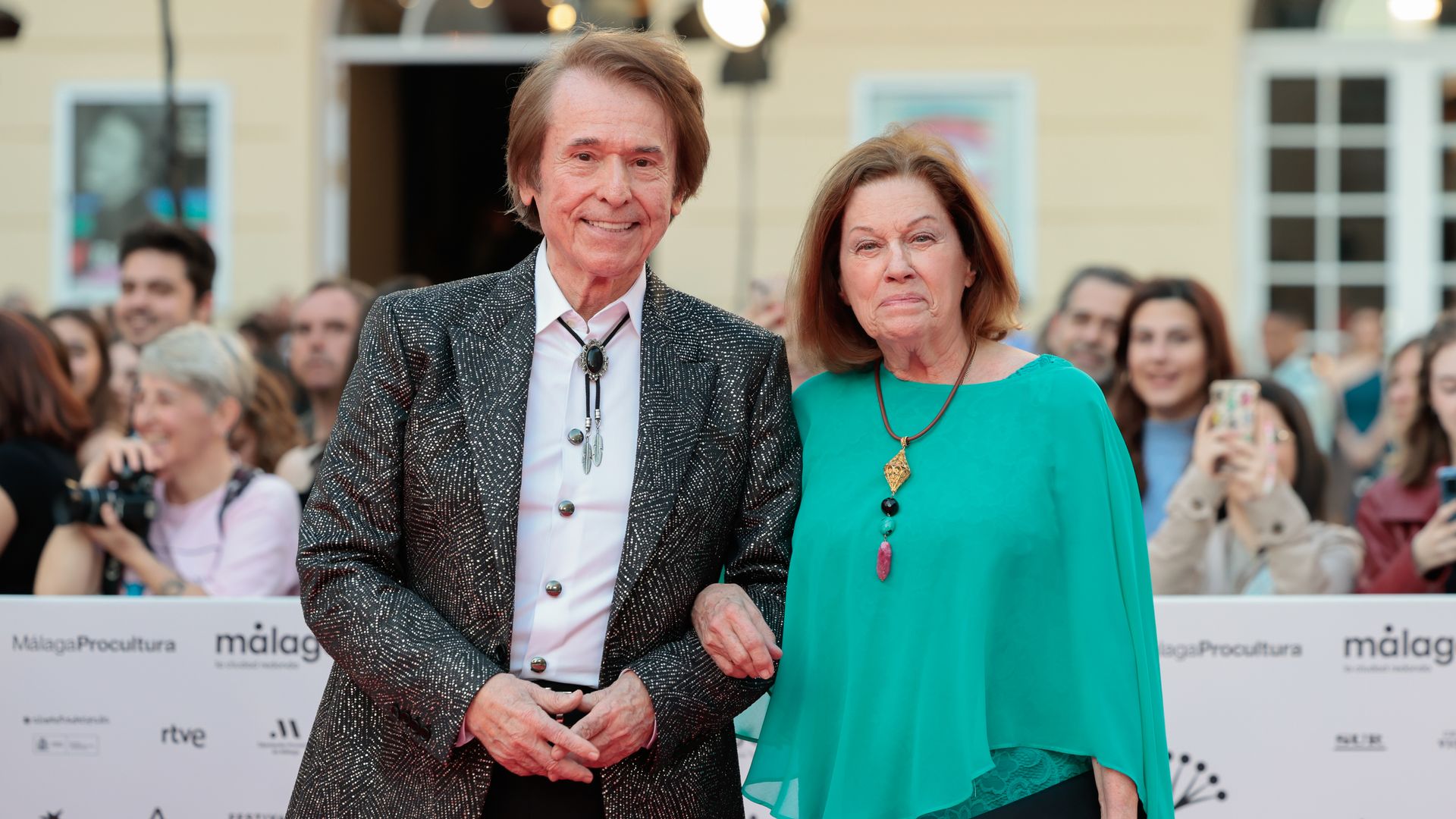 Raphael y Natalia Figueroa: una escapada muy especial a Ibiza tras su enfermedad 