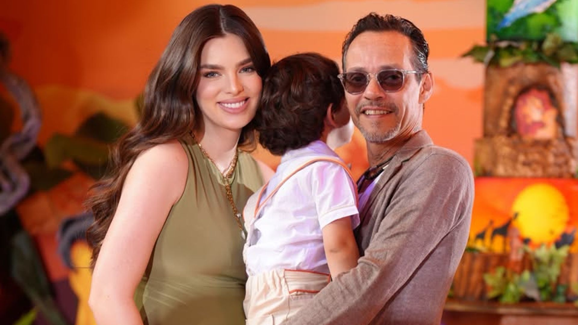 Nadia Ferreira con Marc Anthony y su hijo Marquitos.