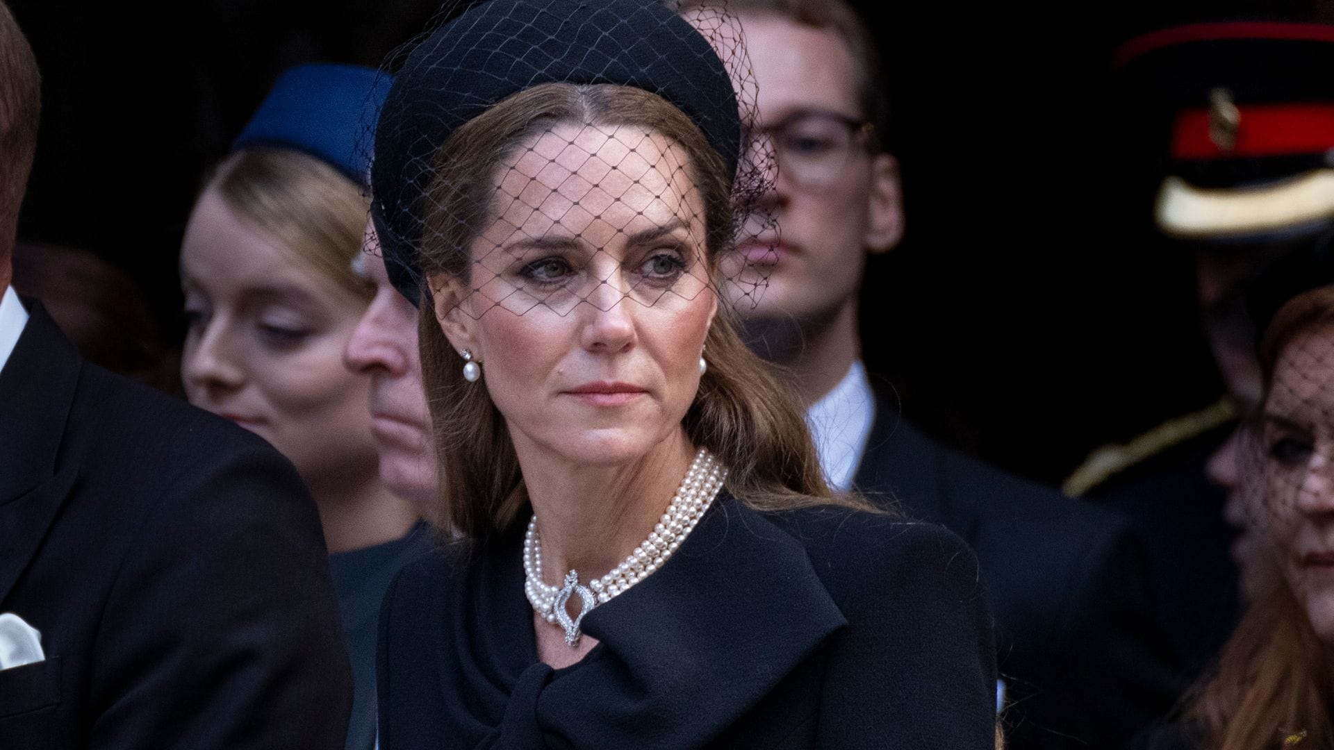 Kate Middleton se deja ver con uno de los collares más especiales de la reina Isabel II