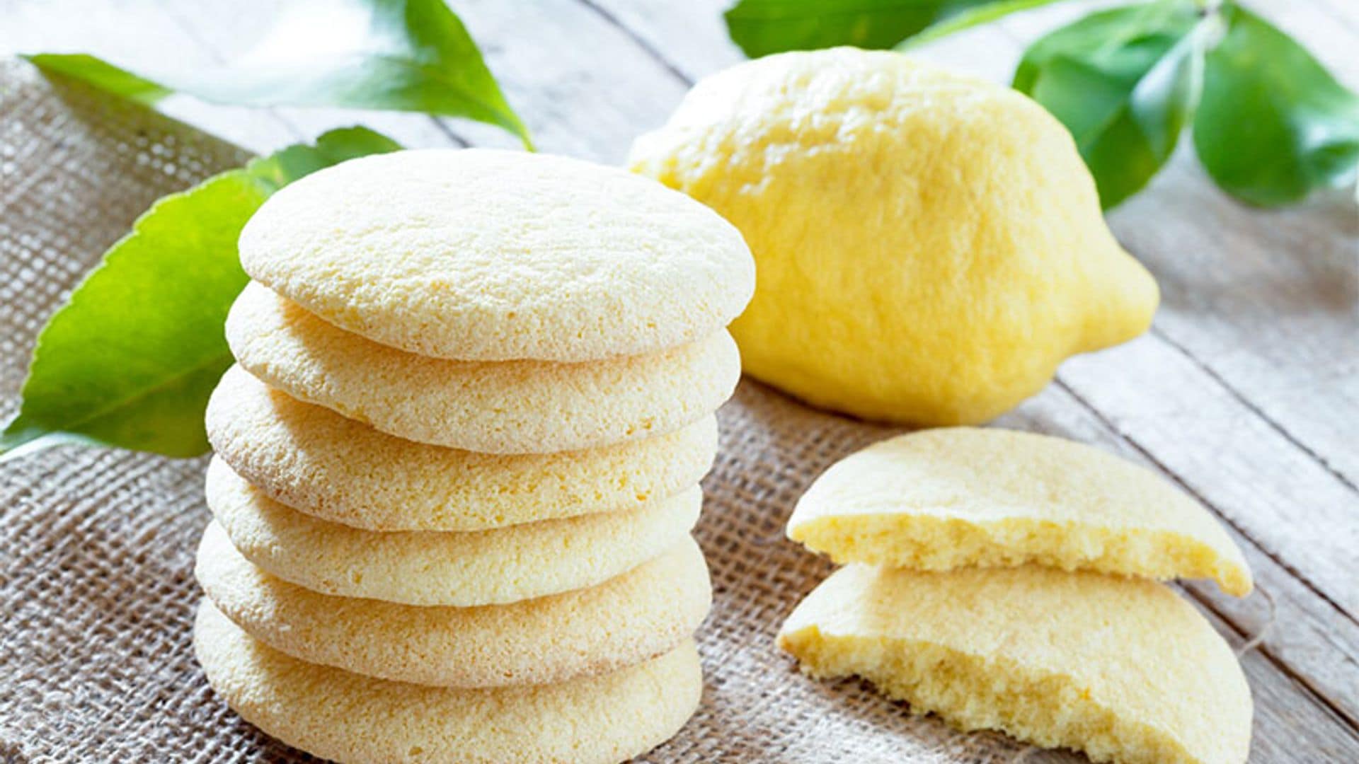 Galletas esponjosas de limón