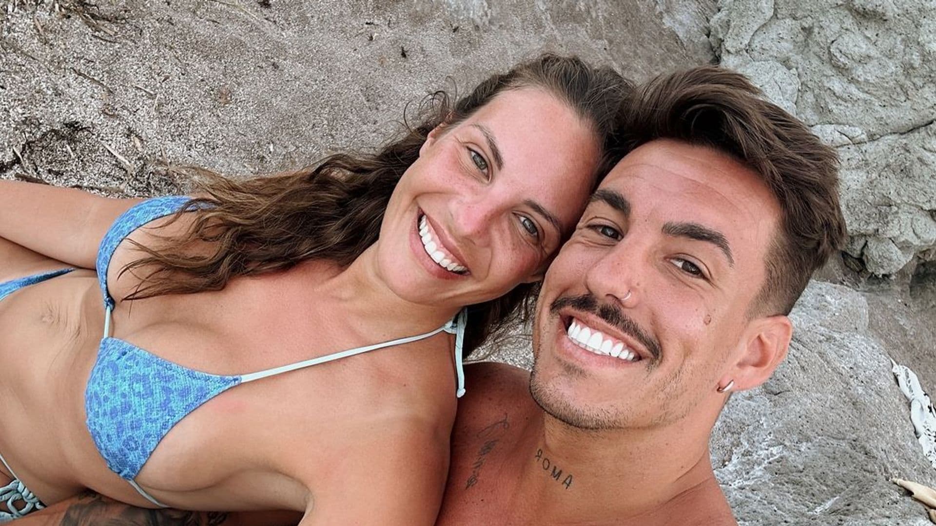 Jessica Bueno abre el álbum de sus vacaciones familiares en la playa con una declaración de amor a Luitingo