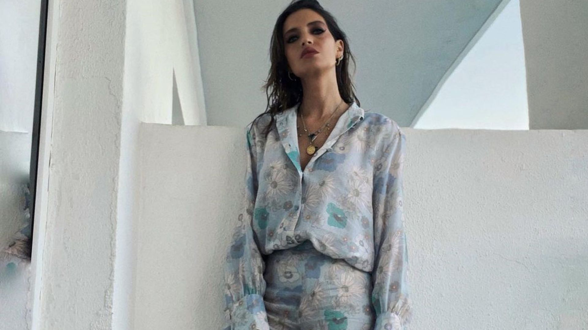 Si te gustan las margaritas y el verano, vas a caer rendida al último look de Sara Carbonero