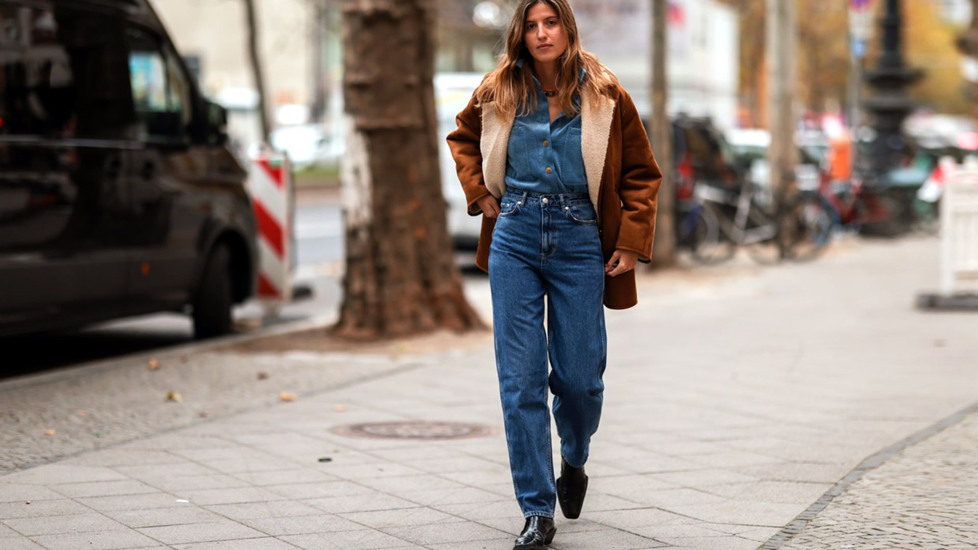 ¿Botas o botines? Encuentra el calzado de invierno que más favorece con cada vaquero de tendencia