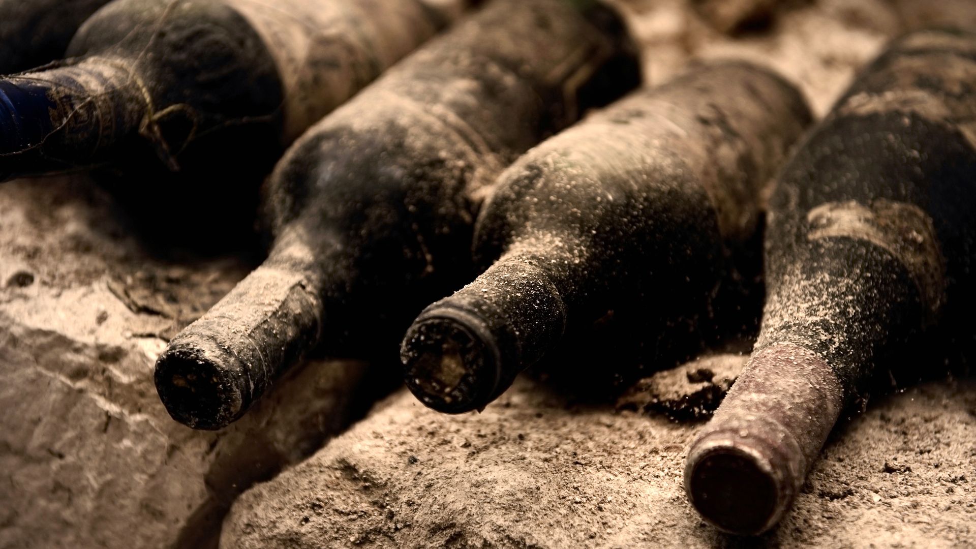 Botellas de vino antiguas.