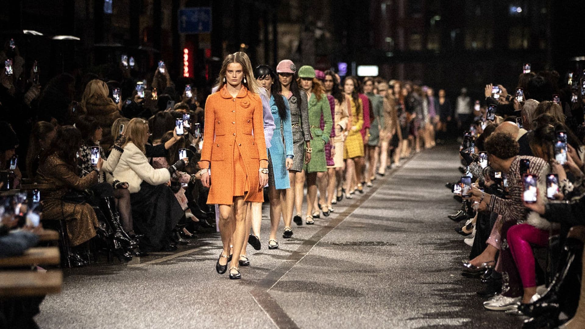 Chanel conquista Manchester con su colección más artesanal en la que el 'tweed' se moderniza
