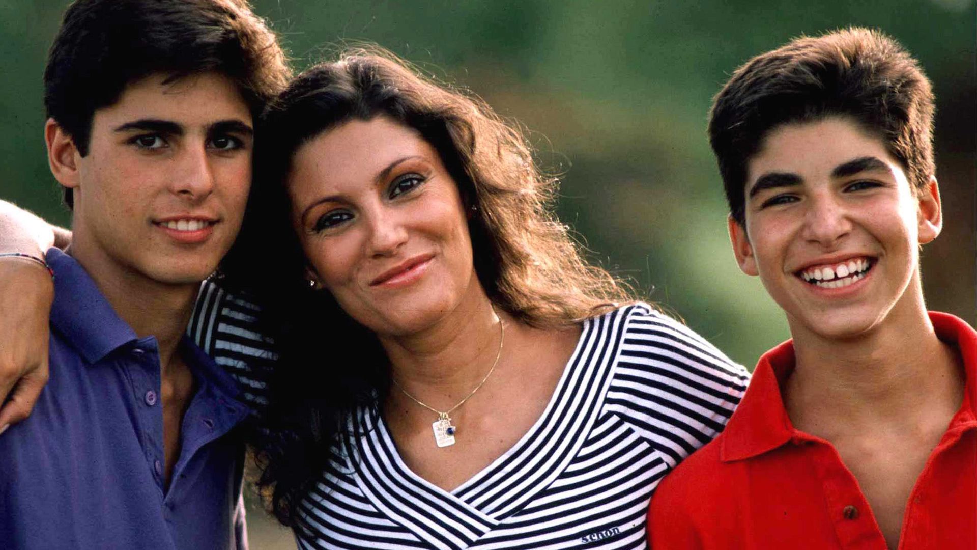 Carmen Ordóñez con sus hijos Francisco y Cayetano