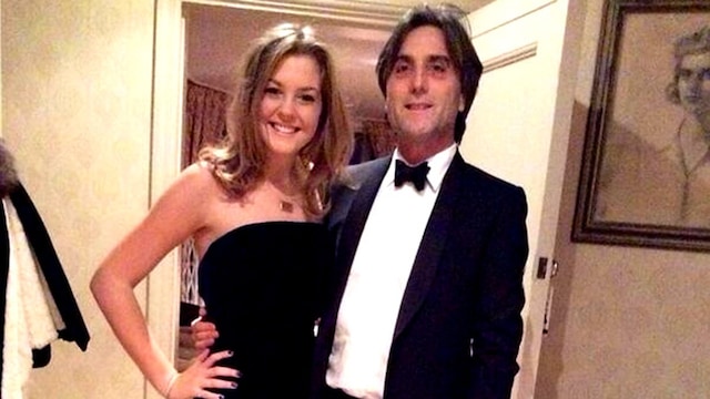 Phoebe Knatchbull con su padre