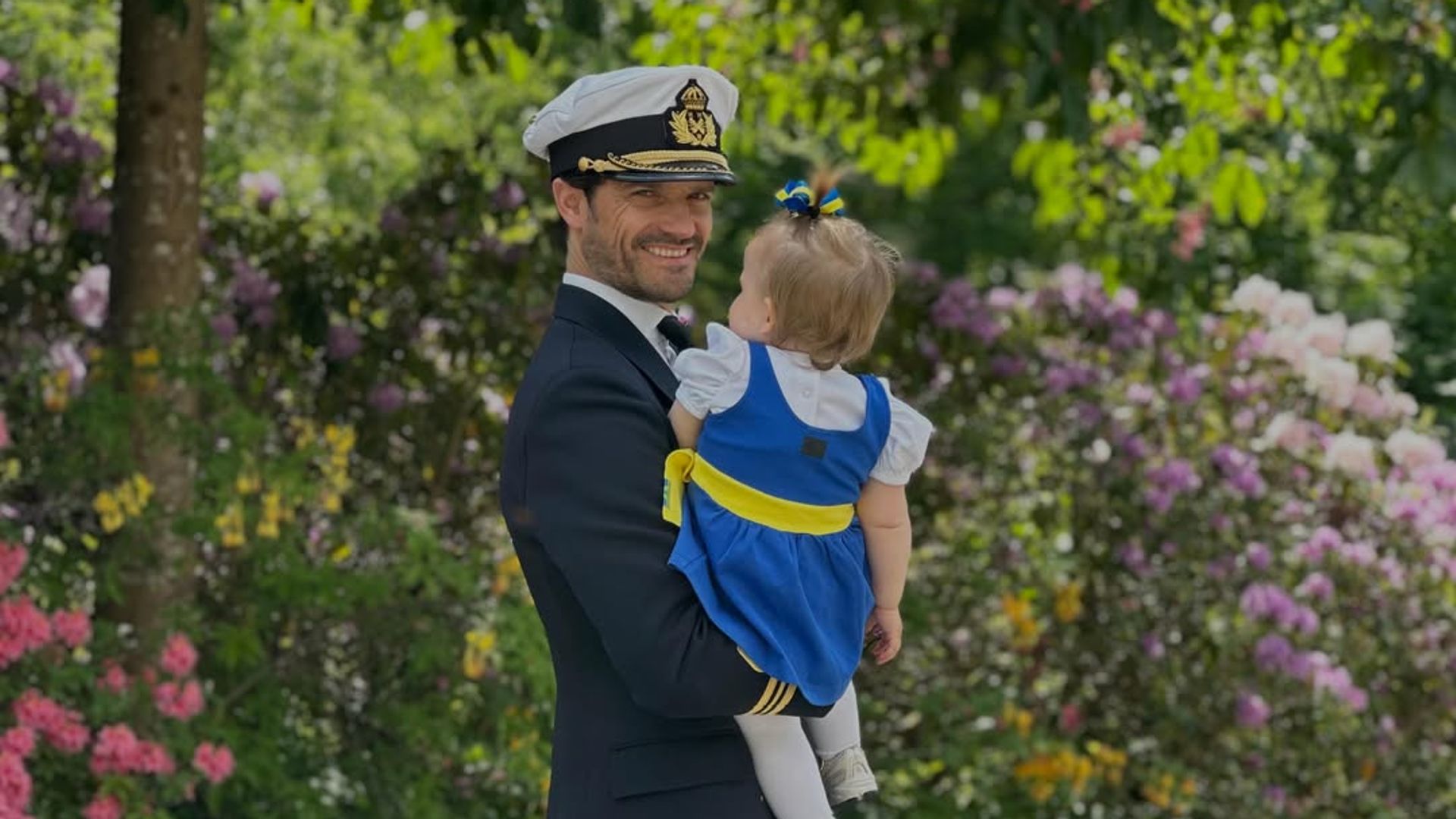 Carlos Felipe de Suecia con su hija pequeña, la princesa Ines