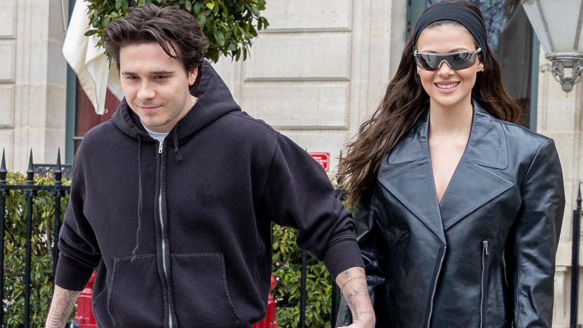 Nicola Peltz y el guiño a los años 90 en su posado más romántico con Brooklyn Beckham
