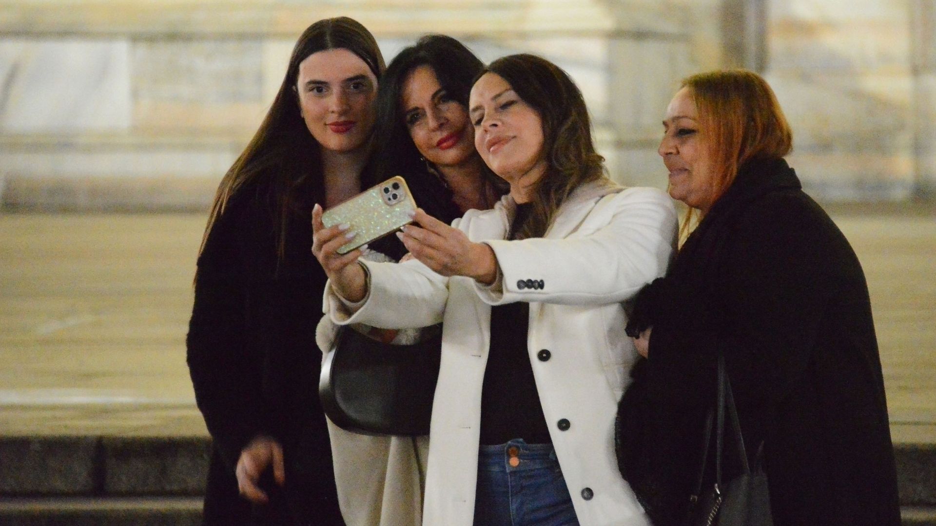 Descubrimos dónde se ha refugiado Karla Sofía Gascón tras la polémica y días antes de su reaparición en los Oscar