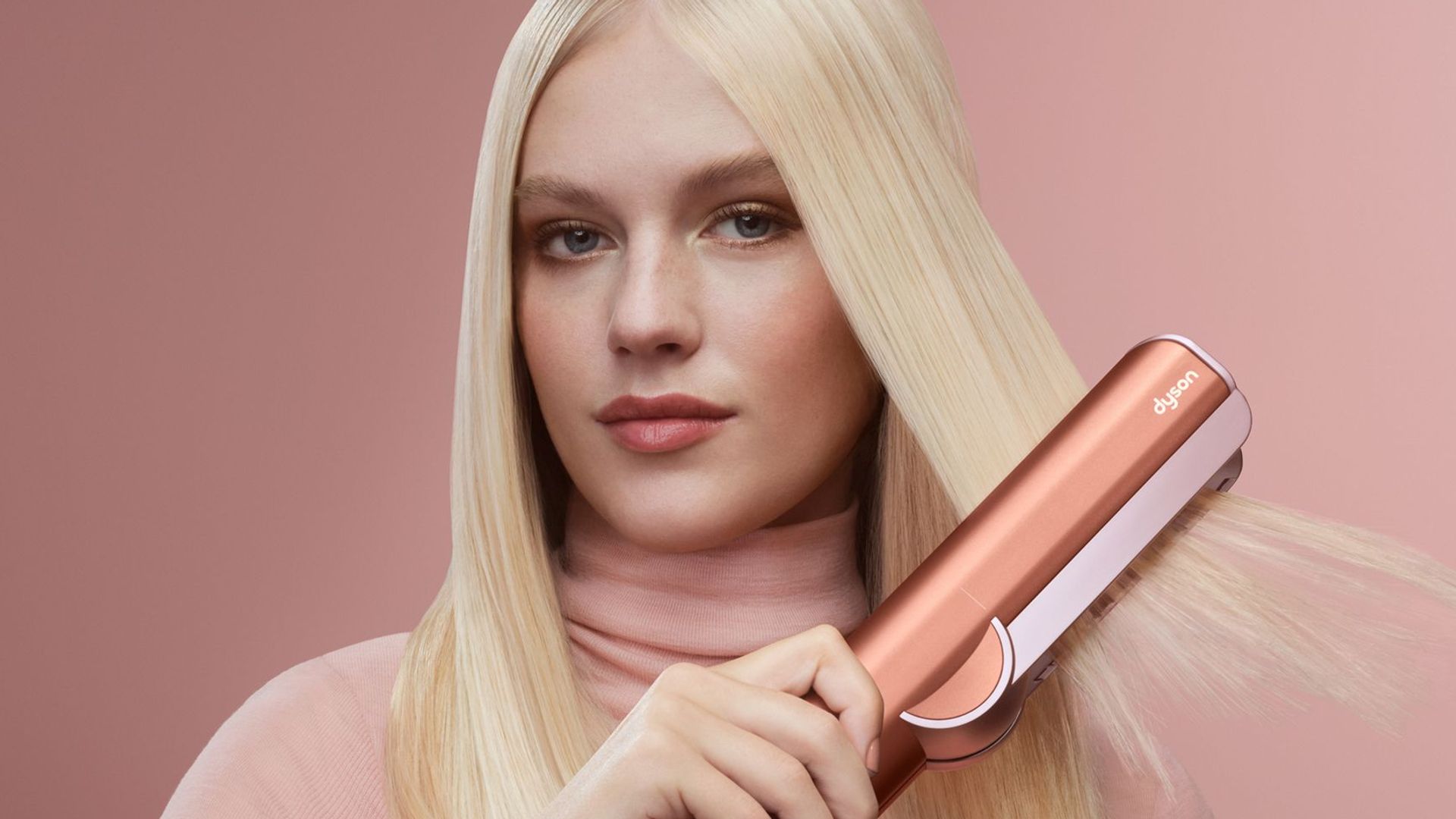 Localizada la nueva plancha de pelo Dyson Airstrait con 100€ de descuento: el regalo perfecto para el Día de la Madre