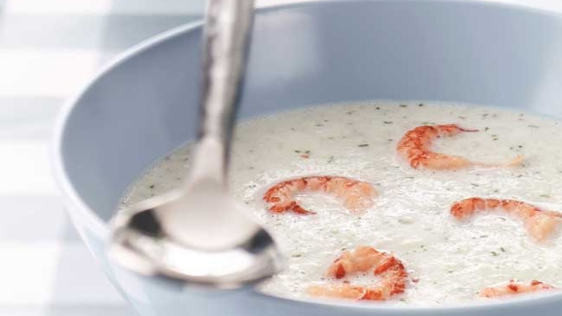 Sopa de melón con cangrejo