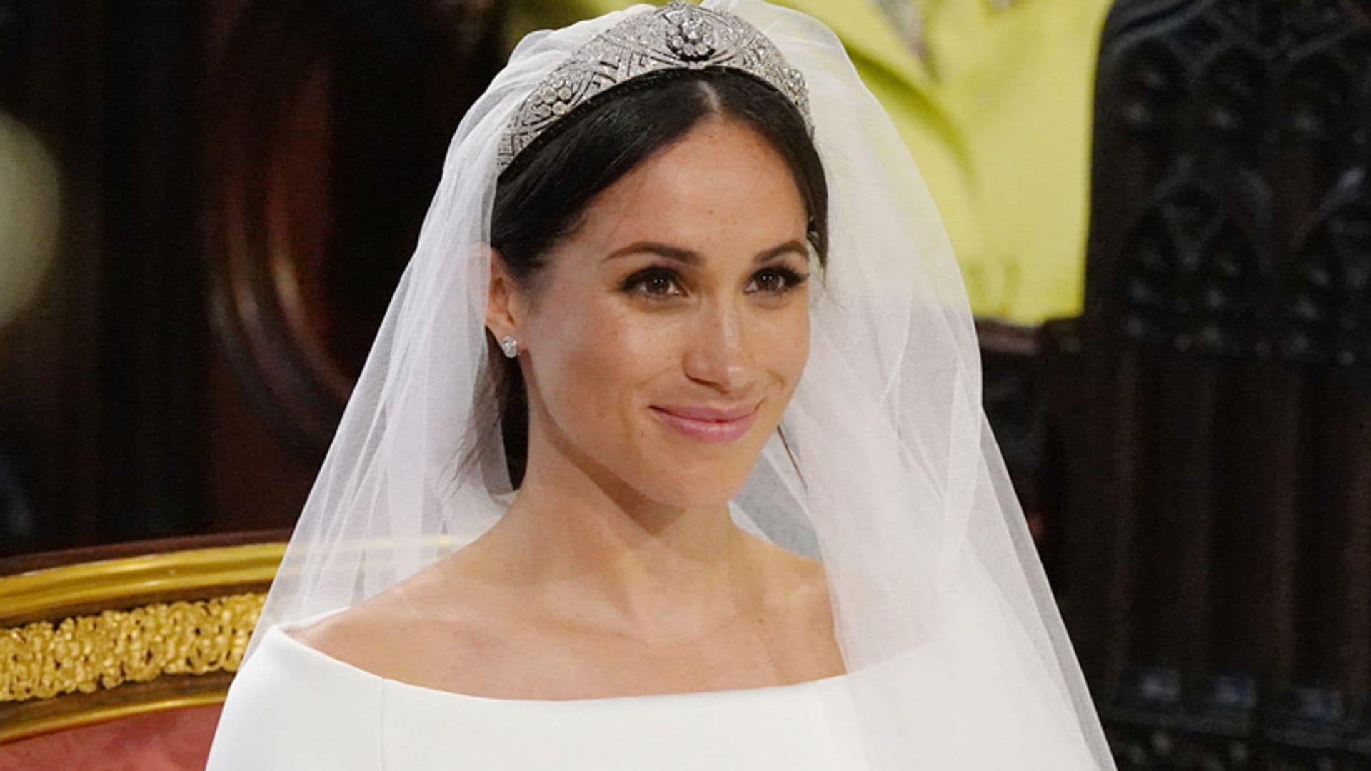 La nueva versión del 'escote Meghan' conquista a novias y diseñadores