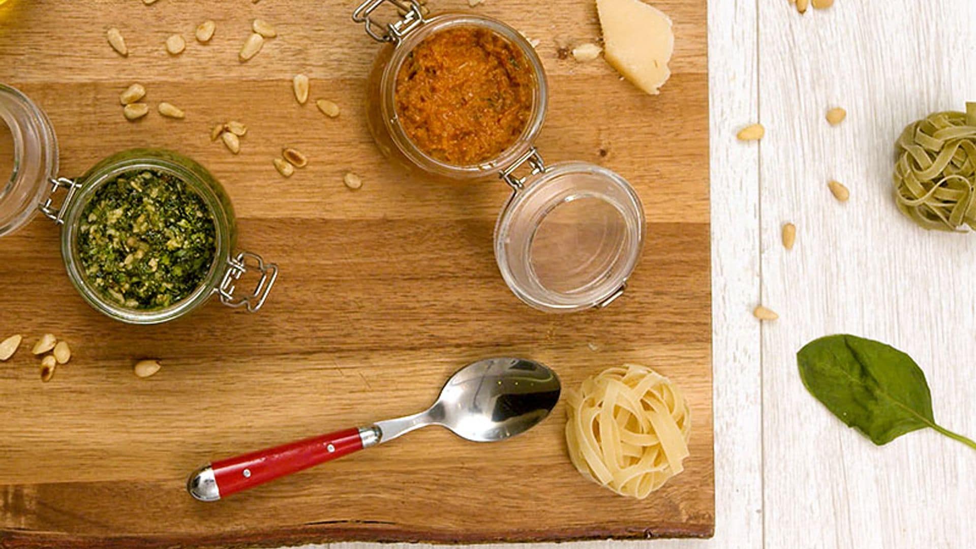 Pesto verde y pesto rojo
