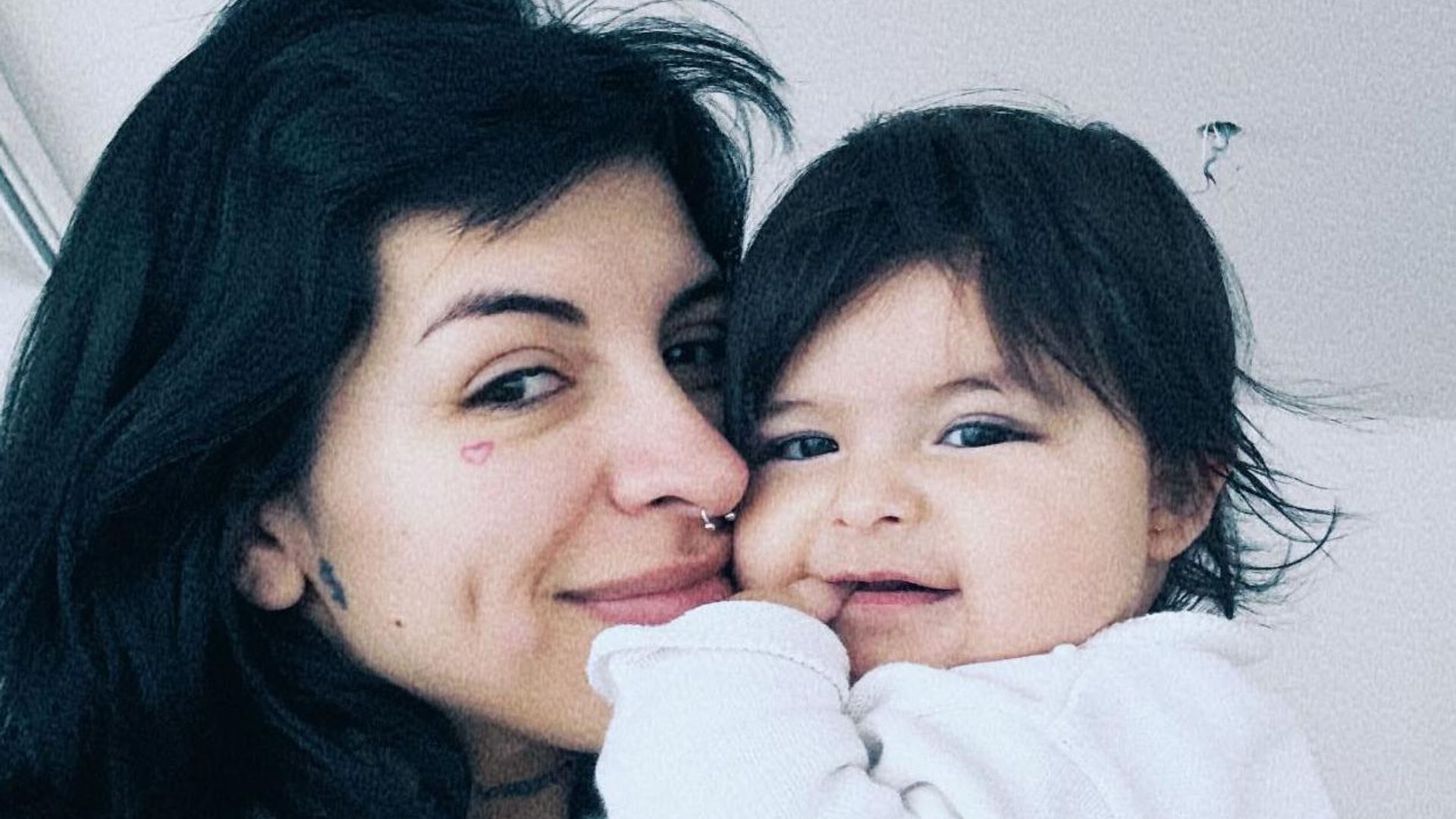 Silencio mediático de Ángela Aguilar