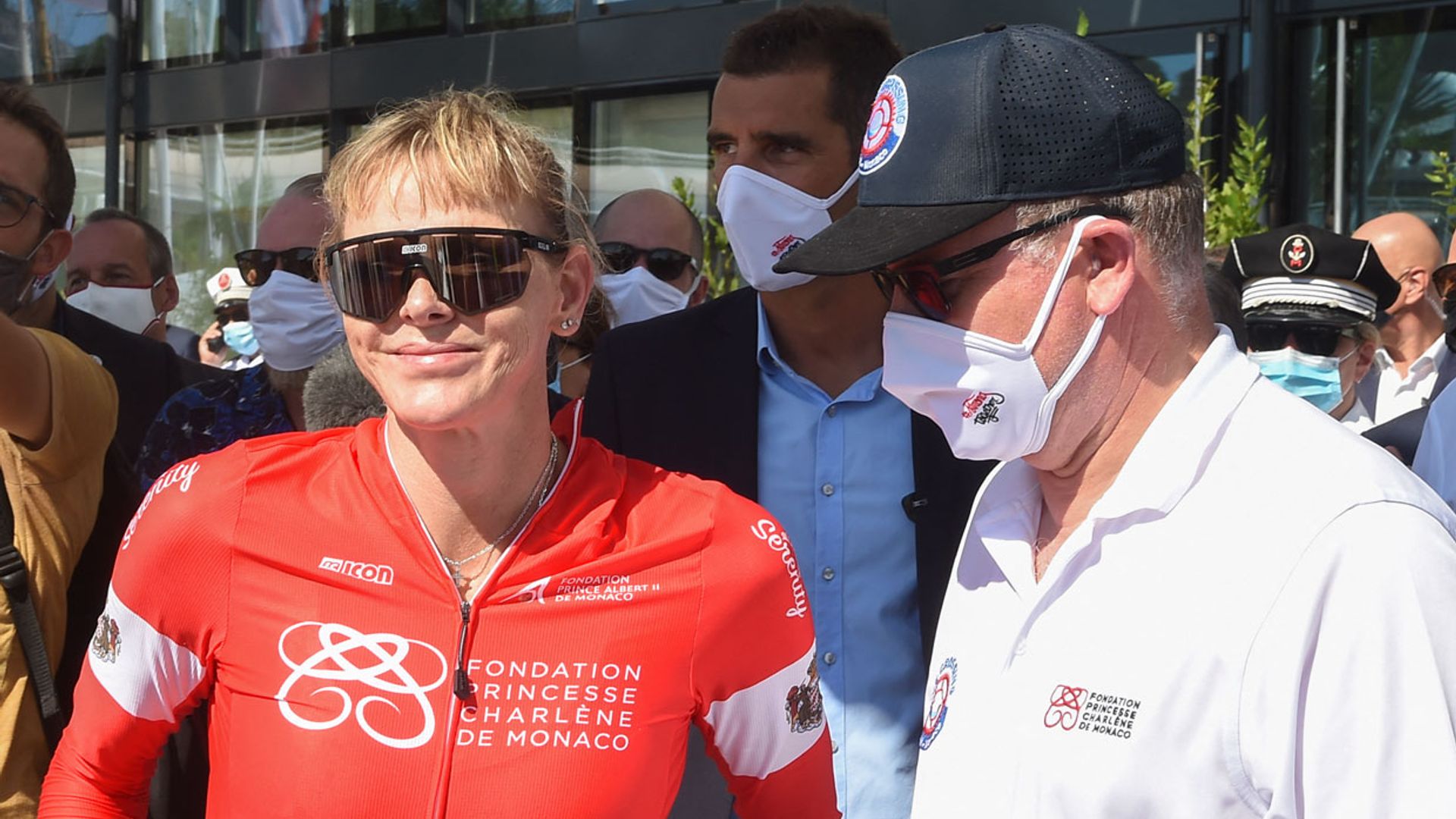 Charlene de Mónaco gana la prueba de 24 horas en bici acuática entre Córcega y el Principado