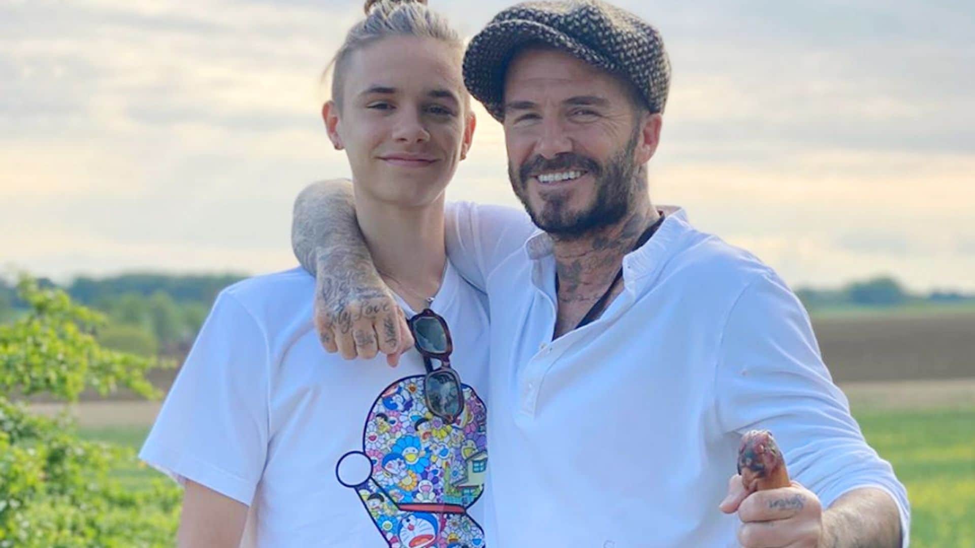 Romeo Beckham se inspira en el look más icónico de su padre cuando era futbolista