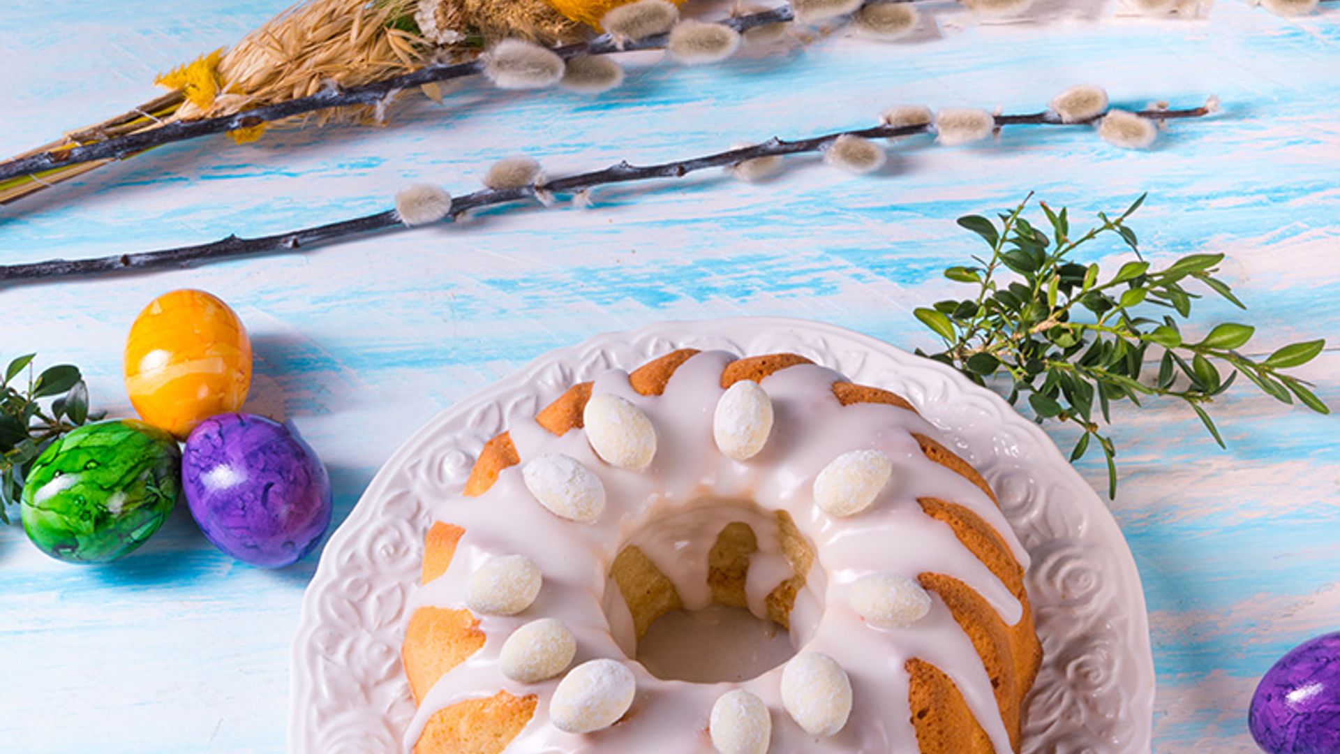 prepara un bizcocho de chocolate blanco