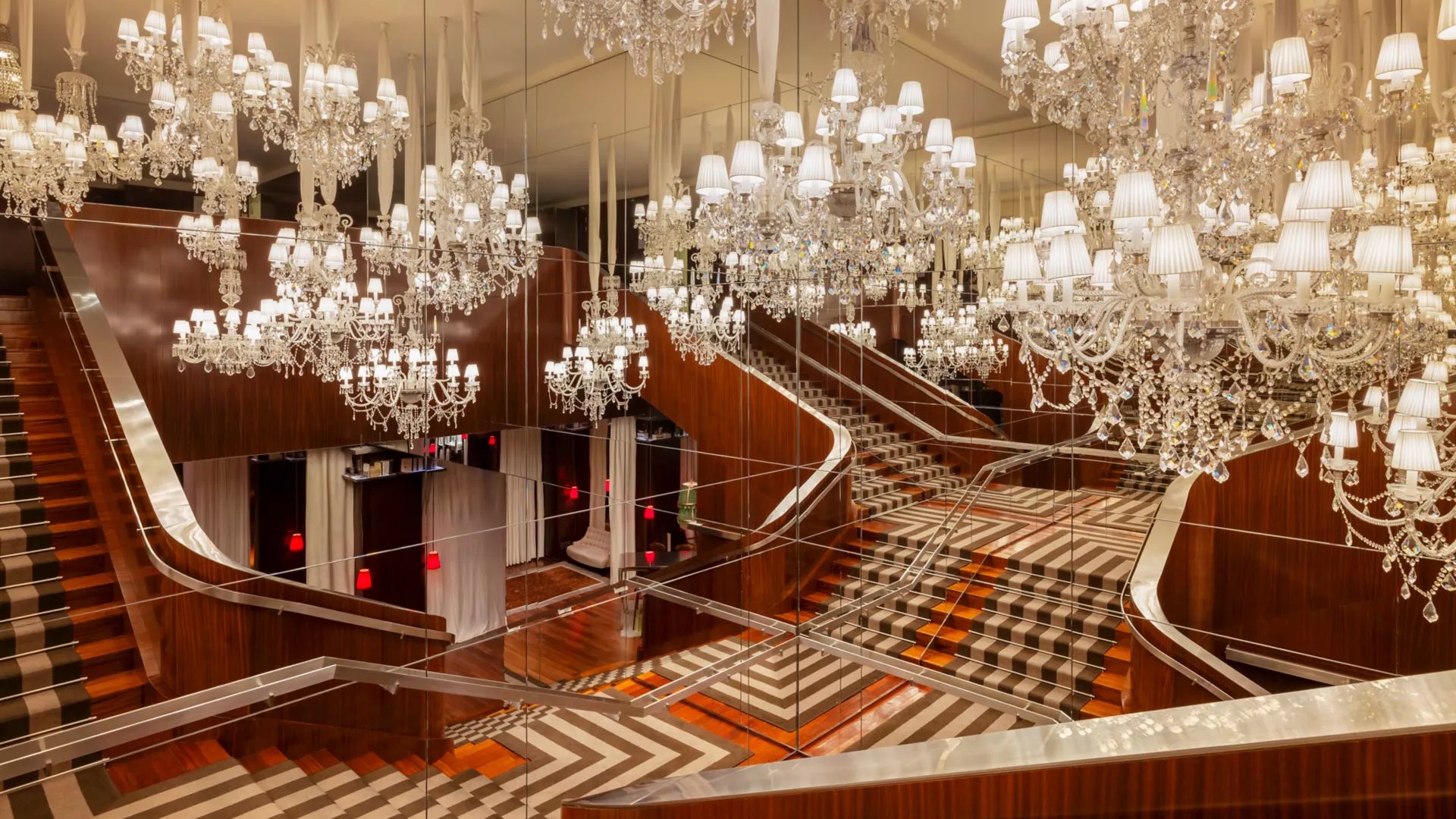 Interiores del Le Royal Monceau – Raffles Paris