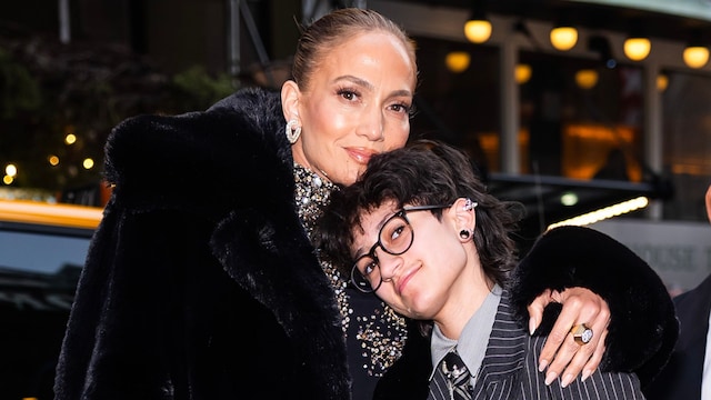 Jennifer Lopez y su hija and Emme Muñiz en el estreno de "Othello" en el Barrymore Theater en Nueva York, en marzo de 2025.