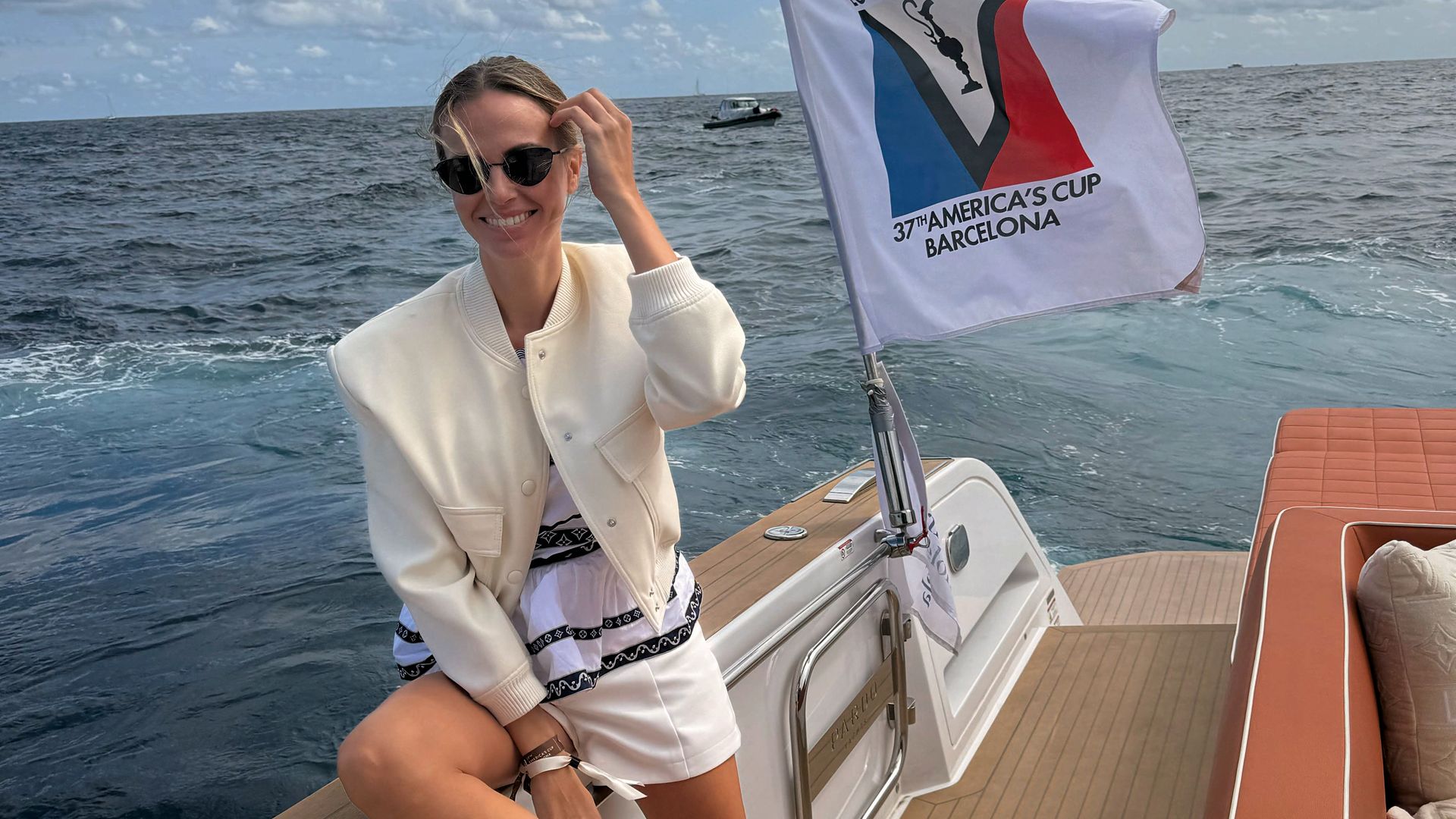 Martina Jáudenes es hija del famoso regatista, íntimo amigo del rey, Eugenio Jáudenes; y hermana del reconocido yacht designer Javier Jáudenes