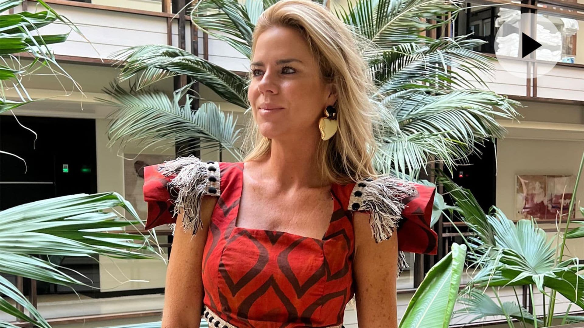 Amelia Bono, la invitada perfecta de bautizo con su vestido 'Etnia' de Inés Domecq y plataformas