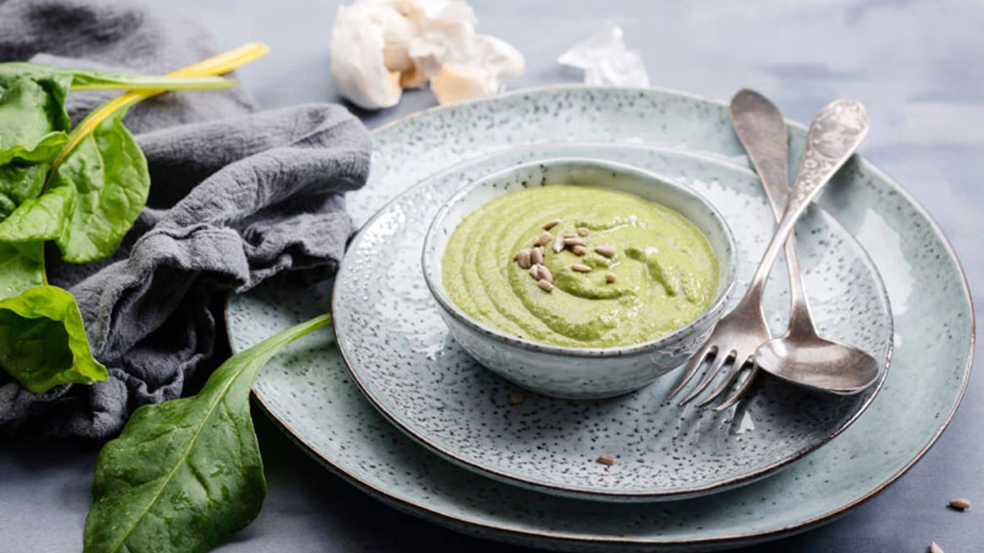 Crema de acelgas y pesto de pipas de girasol