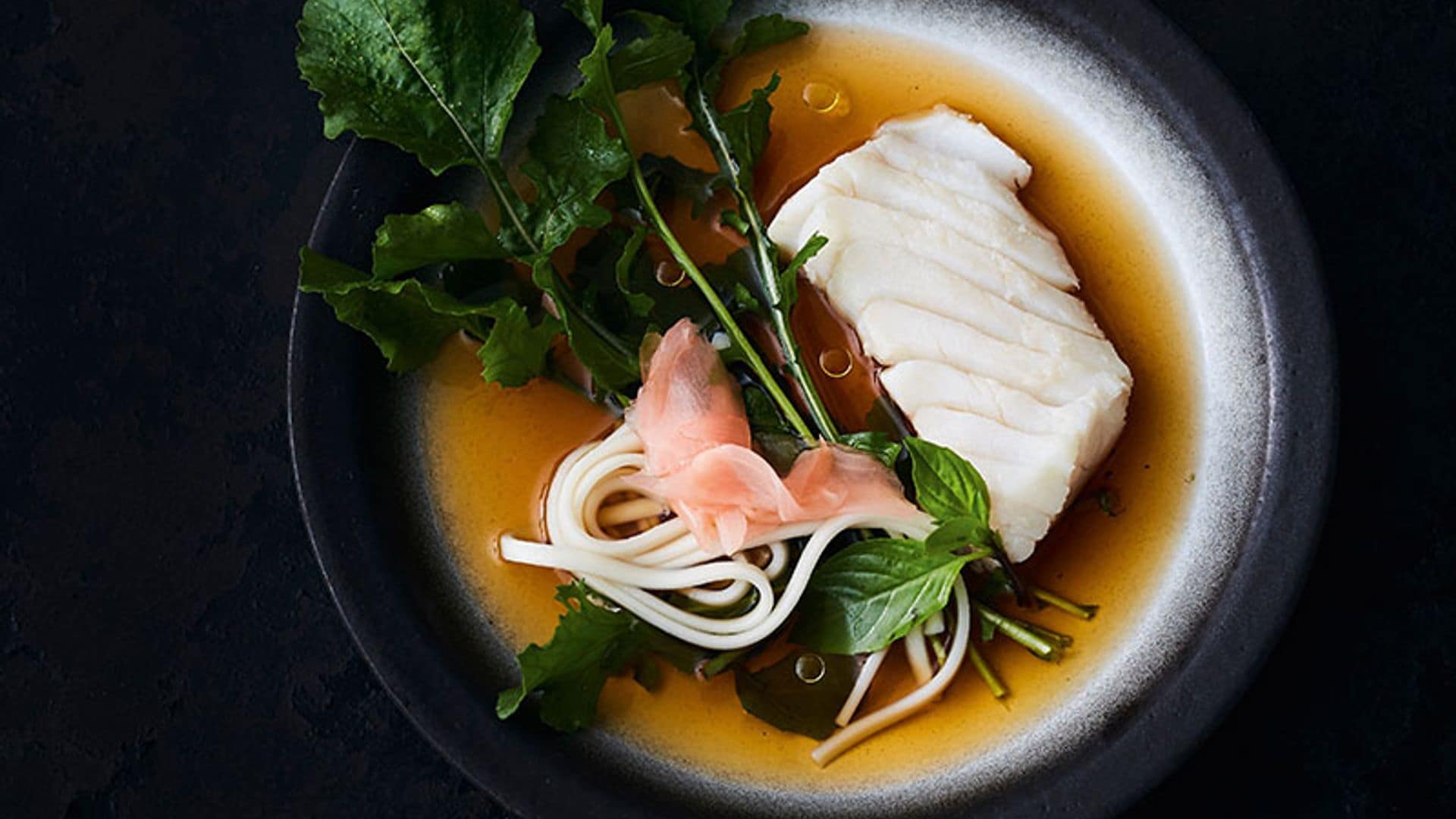 Bacalao con caldo de miso