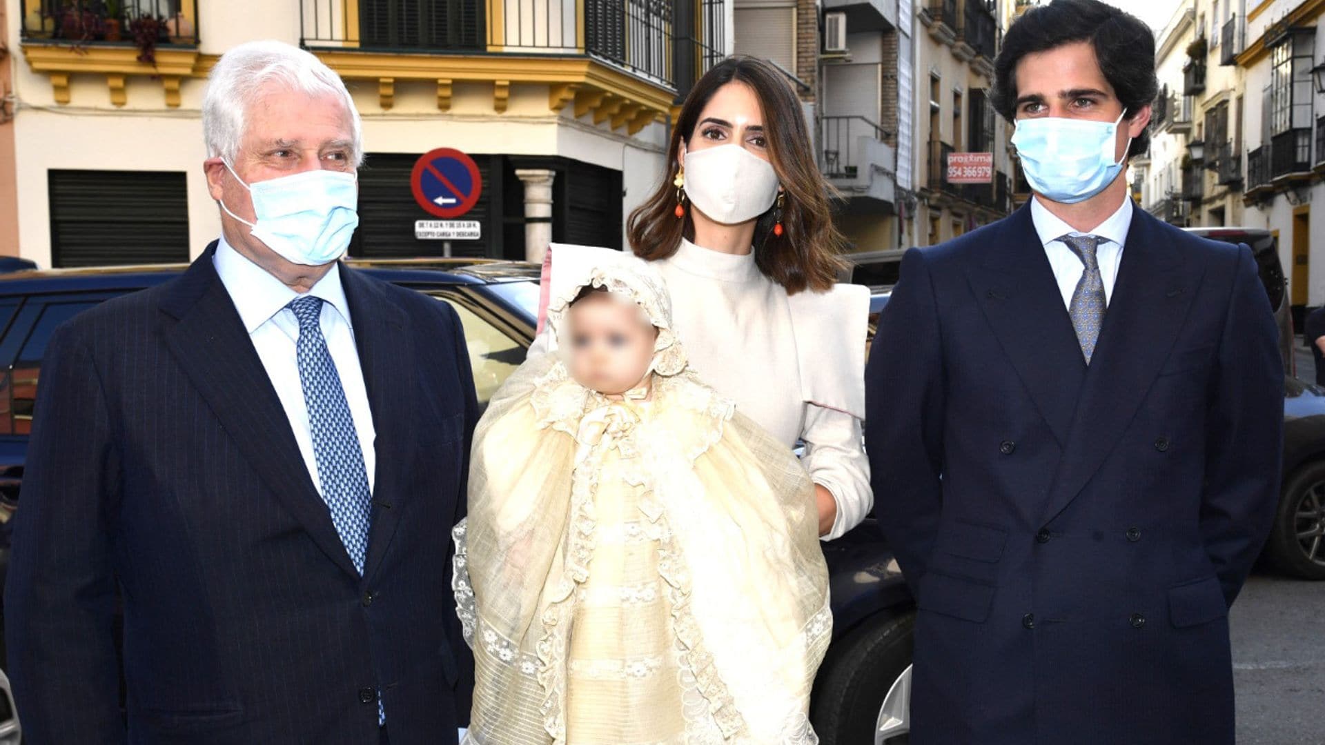 Así fue el emotivo bautizo de Rosario, la hija mayor de los duques de Huéscar, con homenaje a la duquesa de Alba