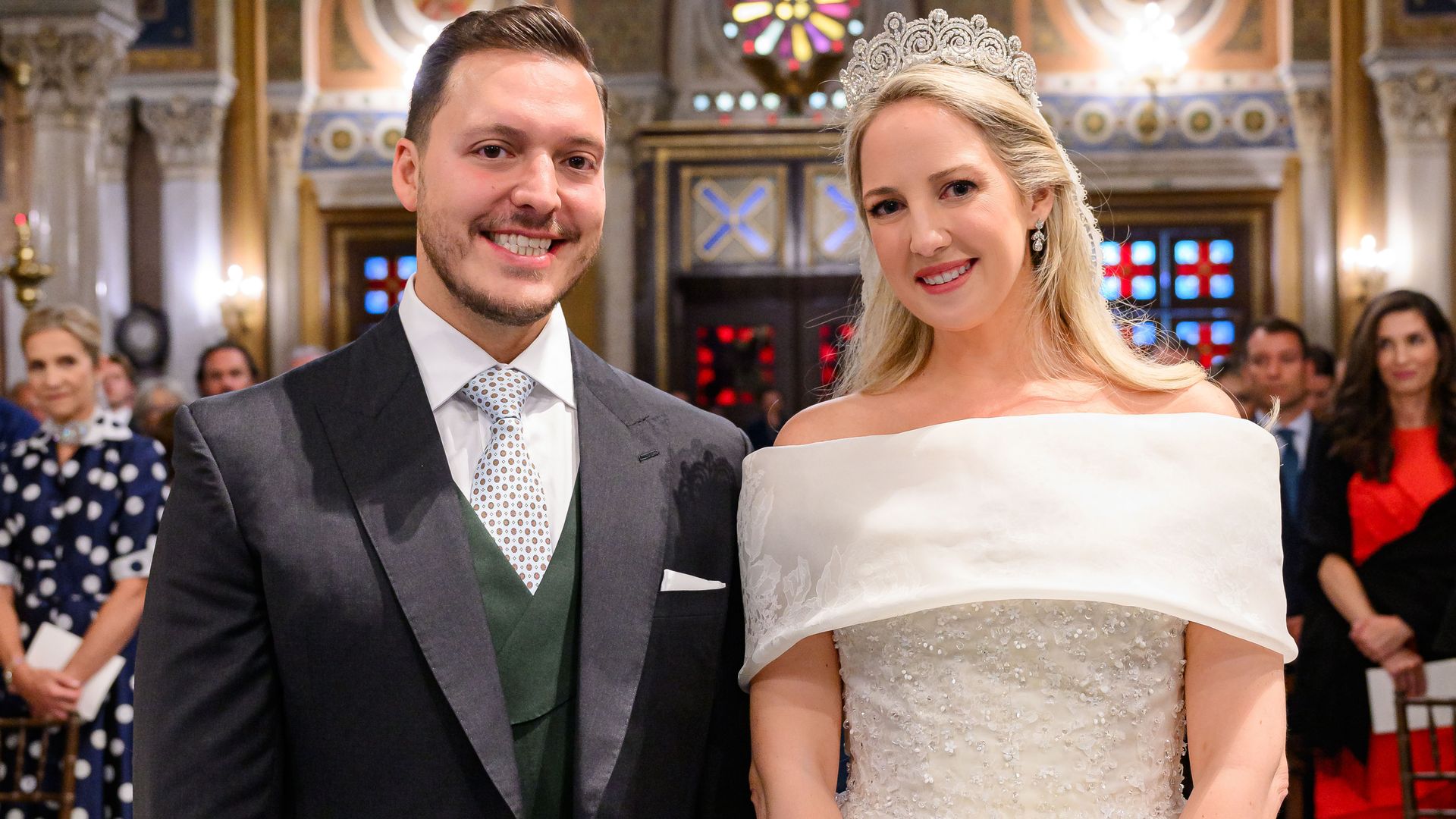 La princesa Teodora y Matthew Kumar en el altar