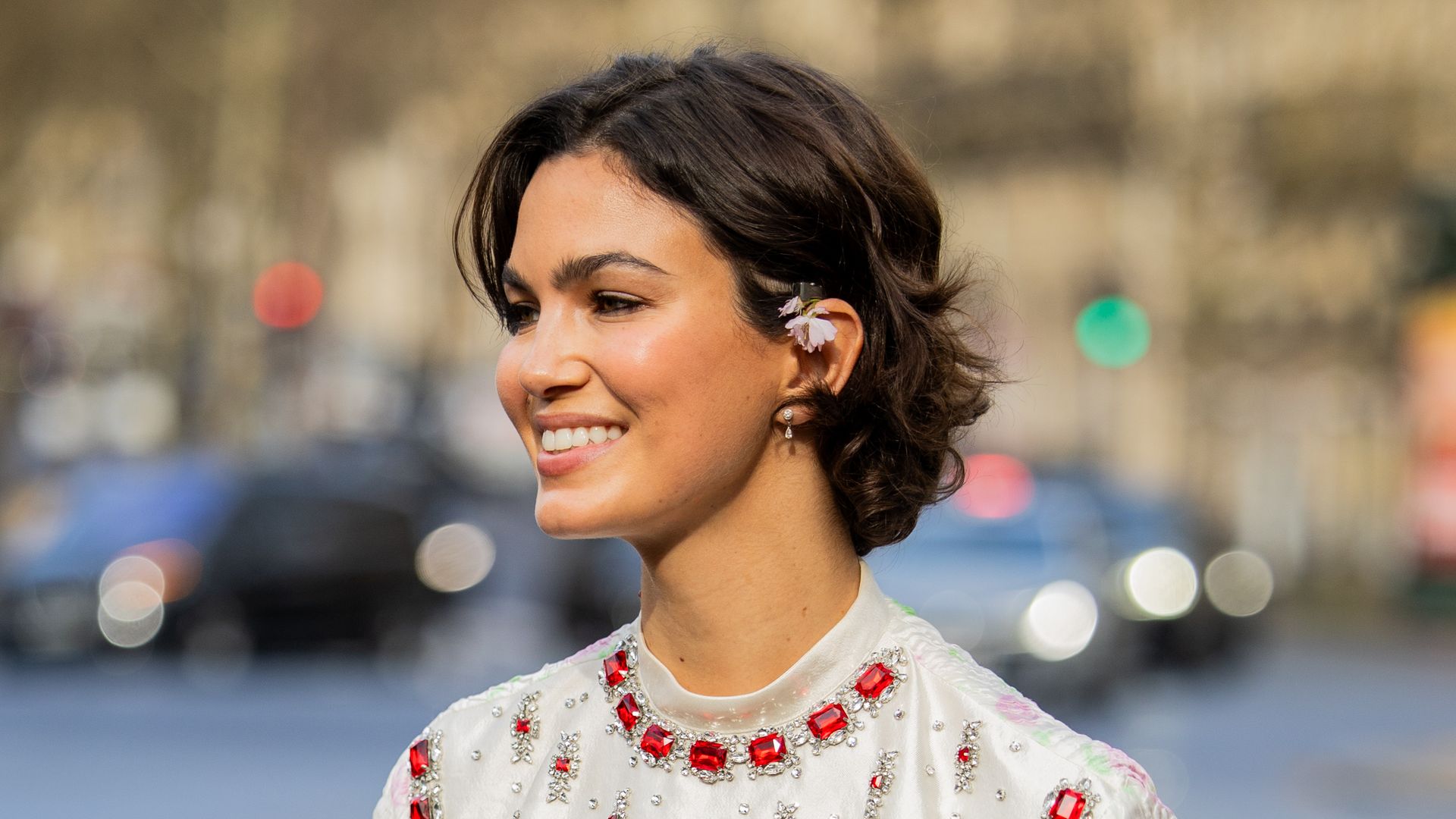 11 cortes de pelo para un cambio de look en agosto: del mariposa a las capas corazón