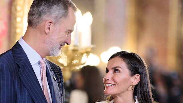 HOLA+4208 Letizia