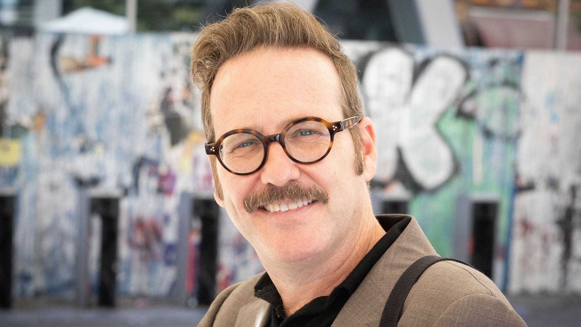 Joaquín Reyes, más allá del humor: su discreta vida familiar junto a su mujer y sus hijos