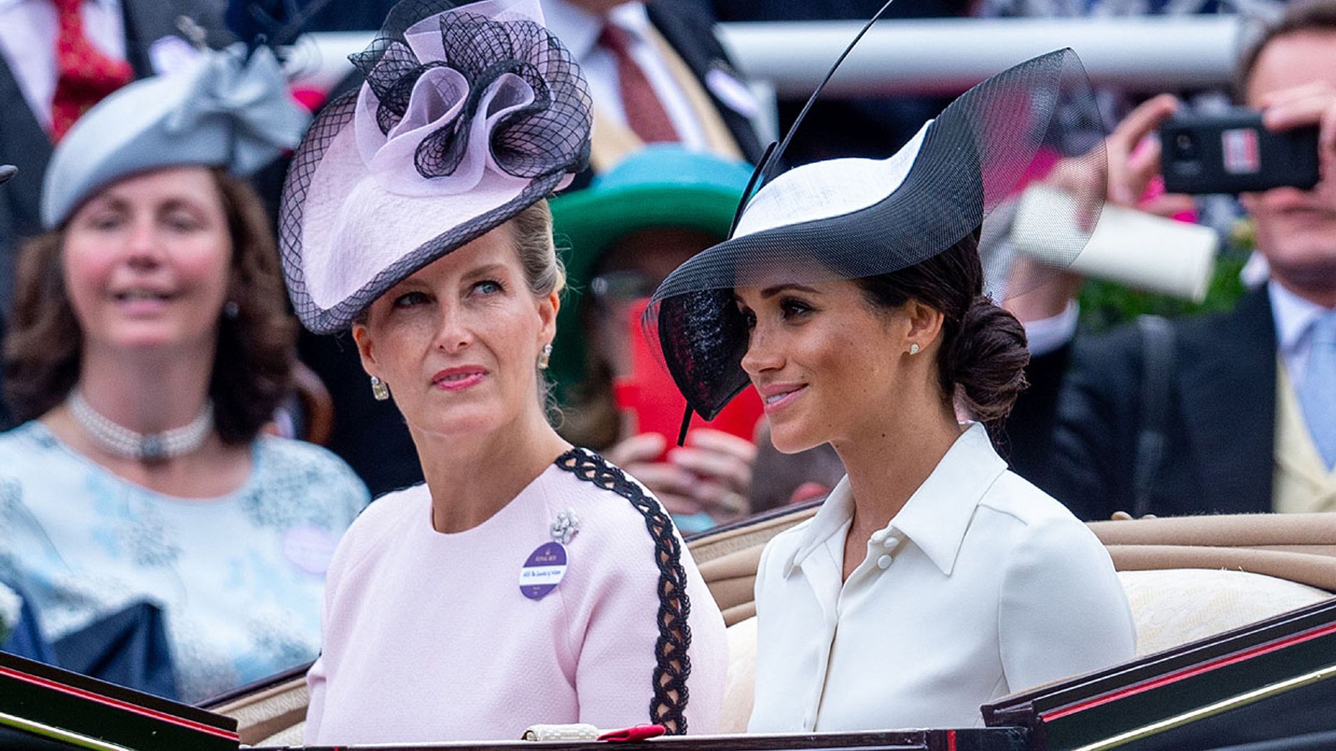 La condesa de Wessex habla de la salida de Harry y Meghan de la Familia Real